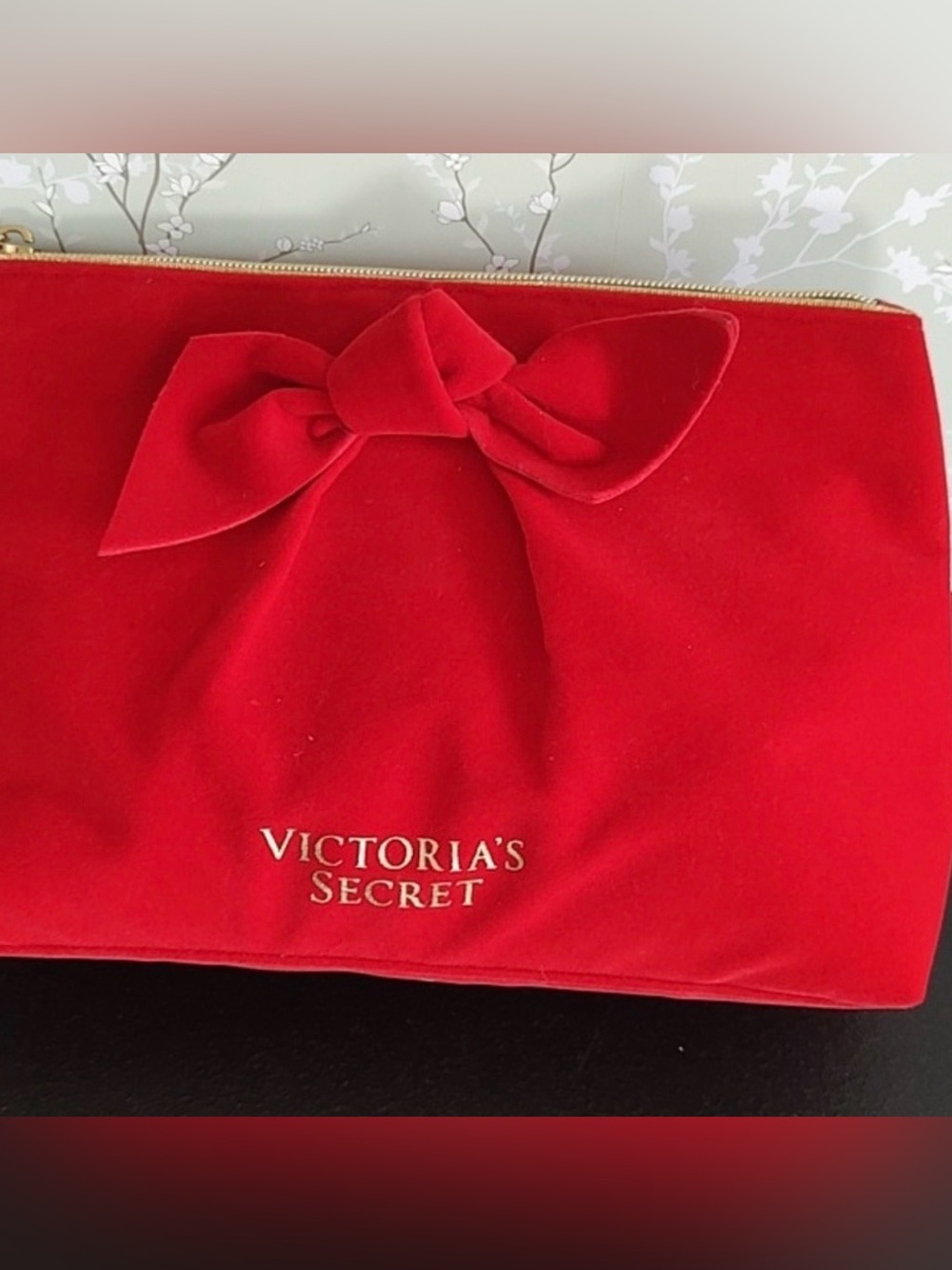 Victoria's Secret✨❤️💛Red Velvet Bow Cosmetic Bag